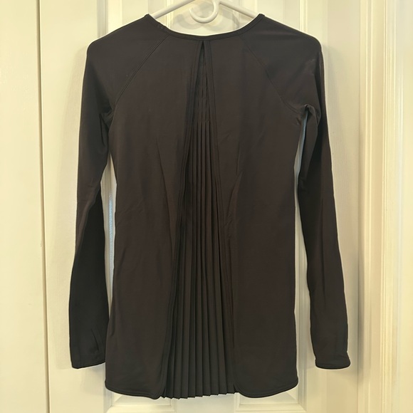 Lululemon Making Moves Top - Size 2 - Picture 2 of 2